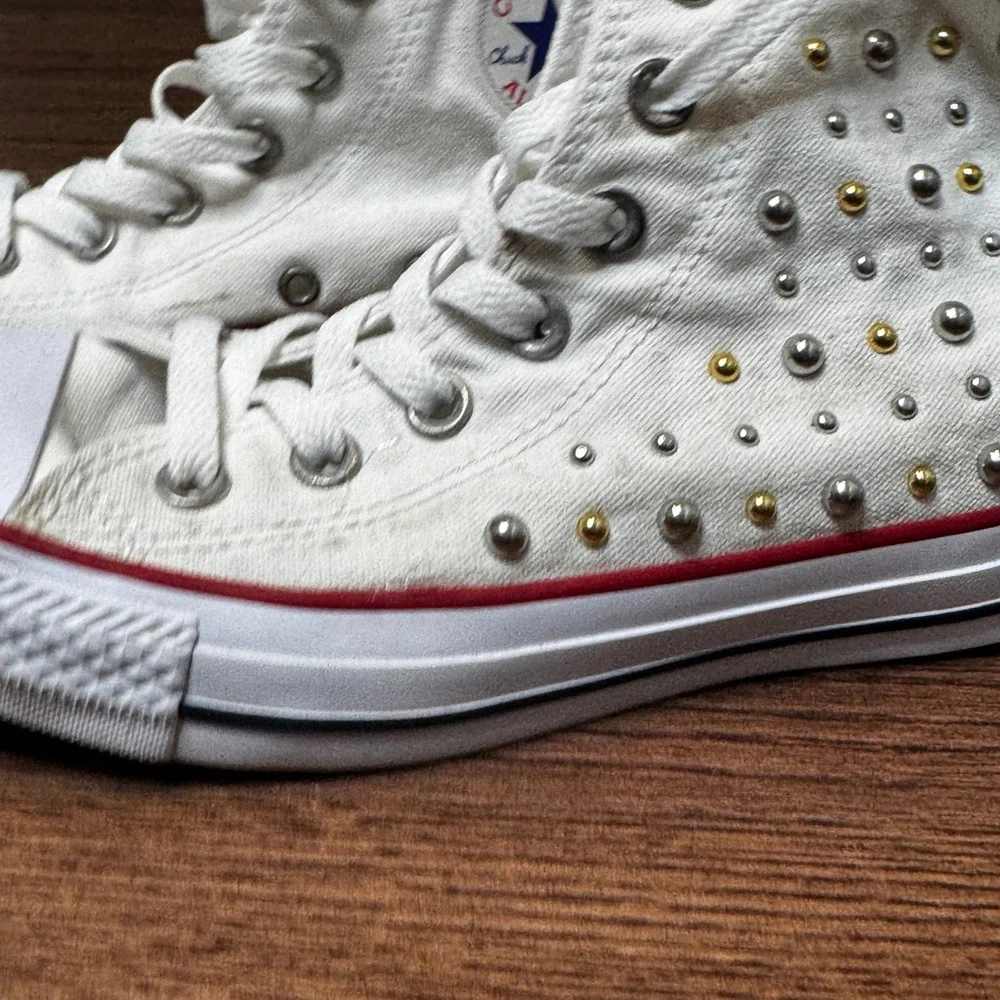 Converse All Star White‎ Studded High Top Sneakers Kids / Jrs 4 or Womens 6